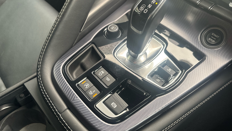 Jaguar F-Type 2.0 P300 R-Dynamic Black 2dr Auto Petrol Coupe